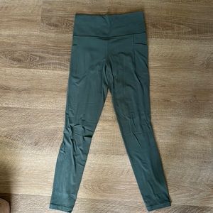 Athleta salutation legging